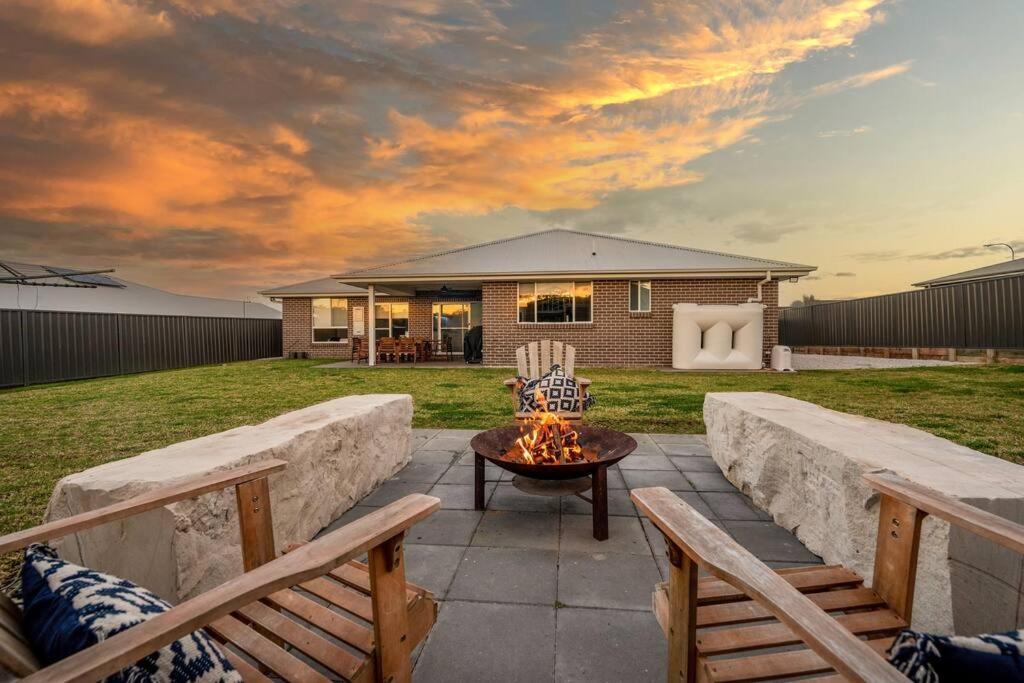 'Devan House' Family Retreat With Games Room Mudgee Esterno foto