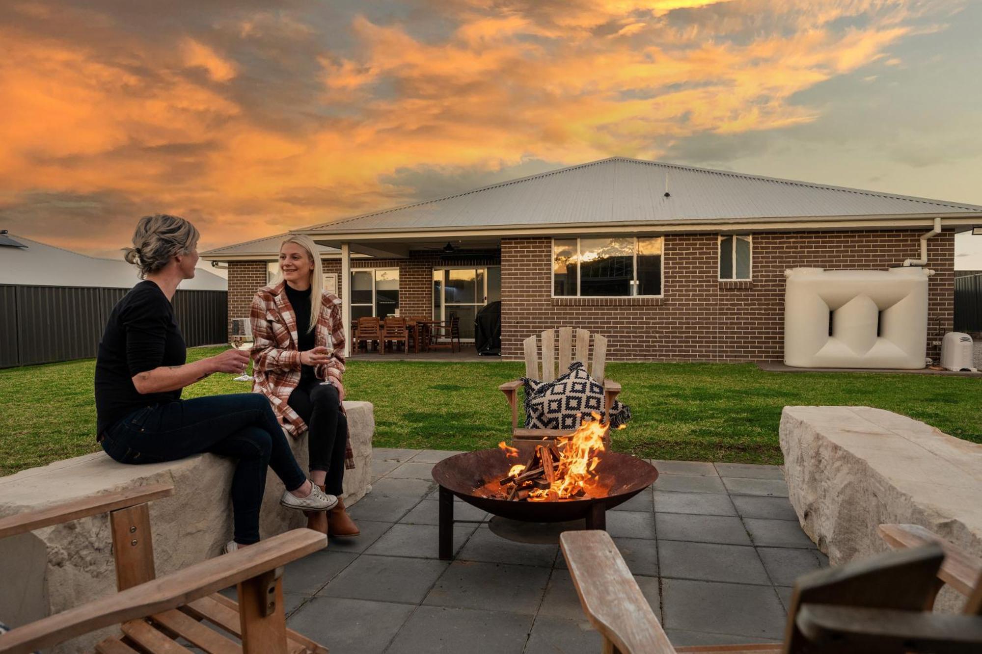 'Devan House' Family Retreat With Games Room Mudgee Esterno foto